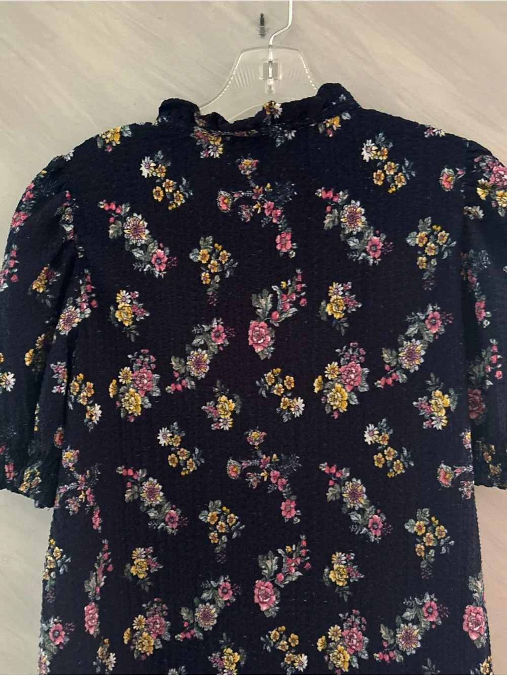 Loft L Navy Floral Ruffle V-Neck Short Puff Sleeve Textured Top Romantic Cottage
